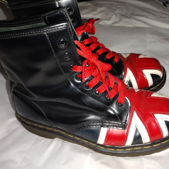 Dr. Martens Union Jack Leather Boot - Picture 3 of 8